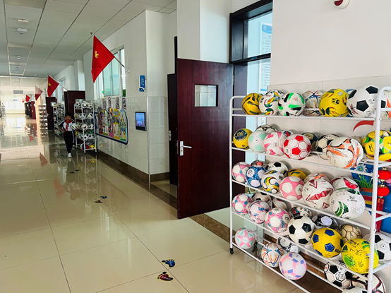 技梯队的 技梯队的